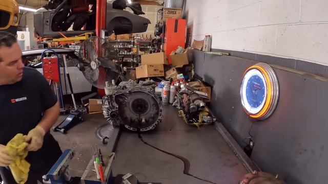 MINI Cooper Transmission removal and tear down F54 Battery replacement смотреть онлайн