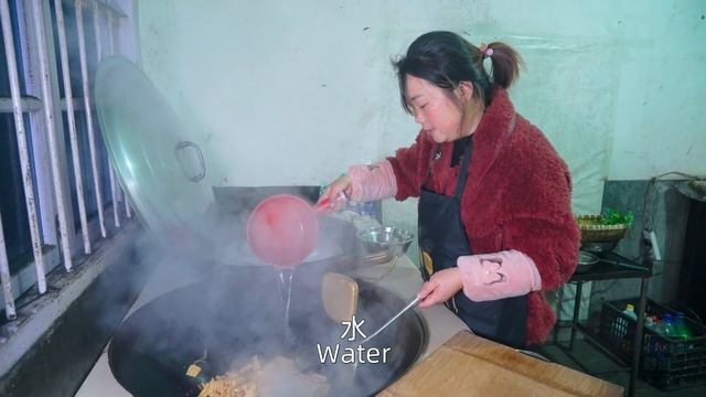 青菜長勢好，媳婦拔香菜炒腐竹，家人吃得津津有味 | A Simple Recipe For Cilantro, The Family Can't Stop Raving About This Dis