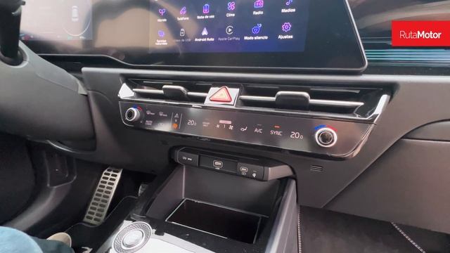 Kia Niro Híbrido - La electrificación que llega en un frasco moderno y tecnológico (Test Drive) смотреть онлайн