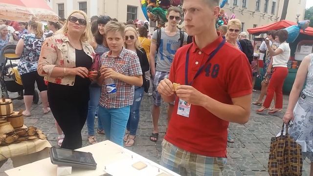Съесть 4 печенья за минуту на улицах Гродно. смотреть онлайн