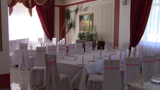 Весільний зал Картина та стіл молодят смотреть онлайн