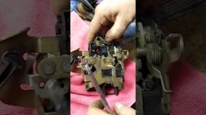 Ауди А6 С5 , не открывается дверь