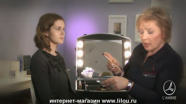 Наносим корректор и пудру. Косметика L'Ambre