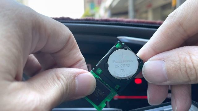 Toyota Sienta 遙控器換電池CR2032 смотреть онлайн