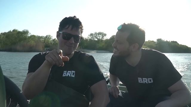 Обзор: алюминиевые лодки BRO 4.2 консольные на воде! Тестируем под мотором 9.9 и 30 сил! смотреть онлайн