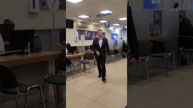 Руководитель отделения в Алтуфьево довел клиента до ручки смотреть онлайн
