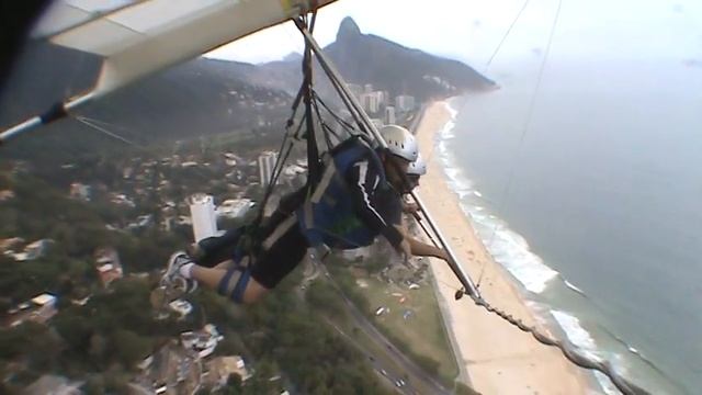 Hang Gliding in Rio - Pedro.MPG смотреть онлайн