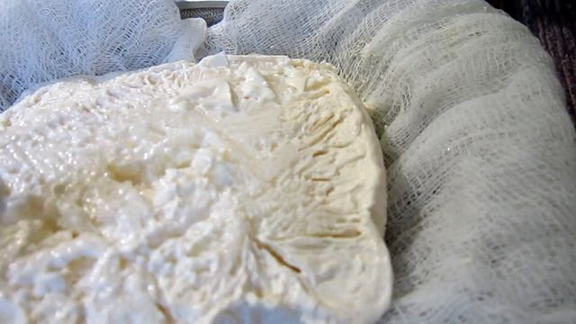 ТВОРОЖНЫЙ СЫР из кефира или ряженки | Как сделать домашний сыр в домашних условиях | творог дома смотреть онлайн