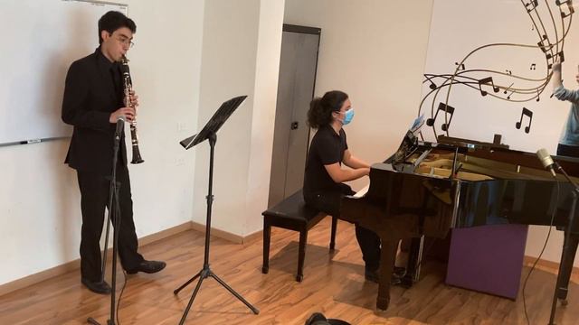 A. Gretchanihoff - Clarinete Sonata #2, Op. 172 / L .Bernstain - Sonata para Clarinete y Piano смотреть онлайн