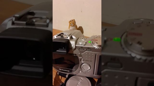 Camara Digital Fujifilm FinePix 4900Zoom (01) Detalle смотреть онлайн