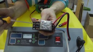 Как сделать автоматическое переключение инкубатора на резервное питание от аккумулятора 12 вольт