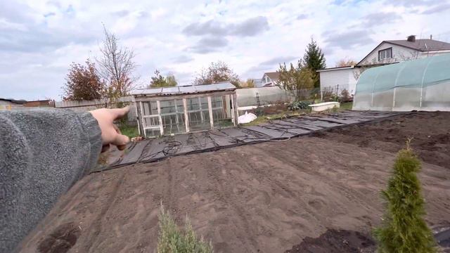 Подготовка почвы для клубничной плантации. Часть 1 смотреть онлайн