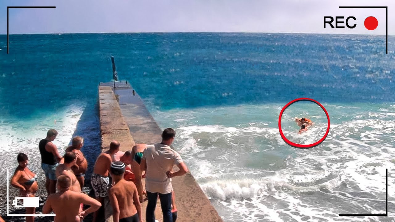 Мужчина Заснял На Камеру То Что Никто Не Должен Был Увидеть смотреть онлайн