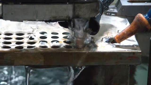 Making M8 tap with NSD EDM Drill смотреть онлайн