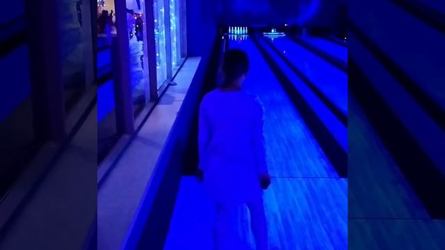 Страйк в боулинге. смотреть онлайн