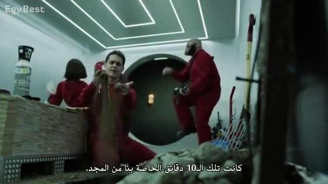 La Casa de Papel. Singing Bella Ciao together when Moscow finds the soil for the tunnel смотреть онлайн