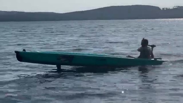 Надувной каяк Blausee в связке с лодочным электромотором Sunexele 40LBS и аккумулятором LiFePO4