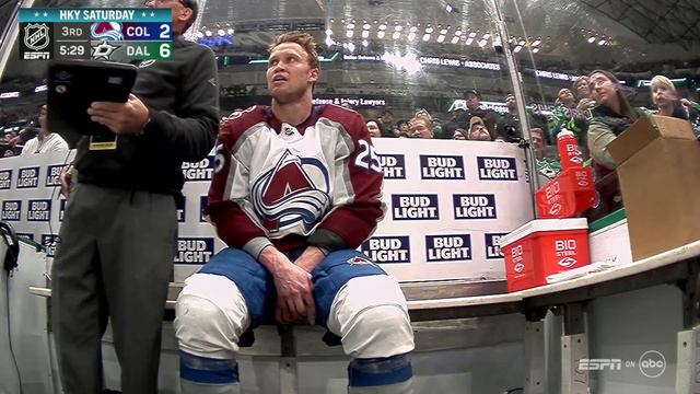 Scrum Ensues After Jamie Benn Hits Logan O' Connor смотреть онлайн