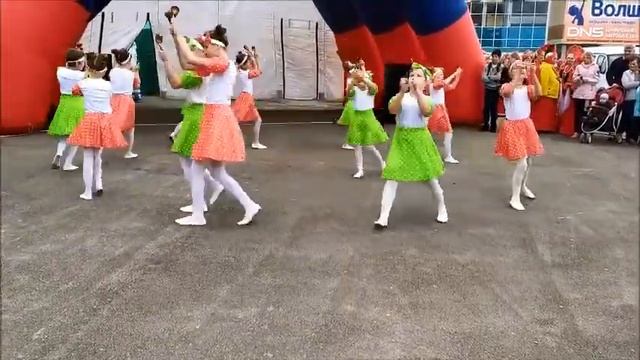 танец с ложками смотреть онлайн