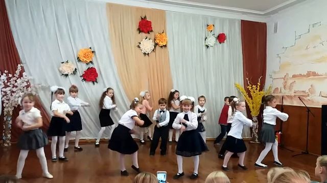 Васильки танец "Учат в школе" смотреть онлайн