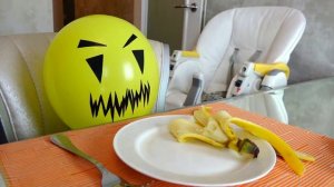 Bad Baby ГИГАНТСКИЙ ШАР Напал на Детей - Giant Balloon ATTACKS Kids