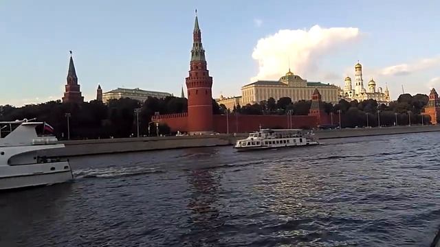 Прогулочные теплоходы на Москве-реке смотреть онлайн