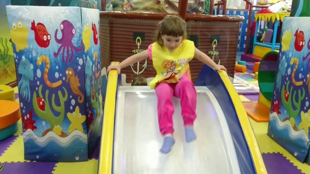 ДЕТИ В РАЗВЛЕКАТЕЛЬНОМ ЦЕНТРЕ HAPPYLON (ВИДЕО ДЛЯ ДЕТЕЙ) РАЗВЛЕЧЕНИЯ смотреть онлайн