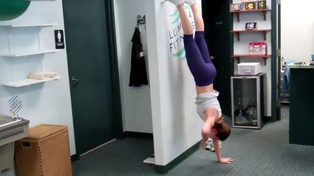 Handstand wall runs смотреть онлайн