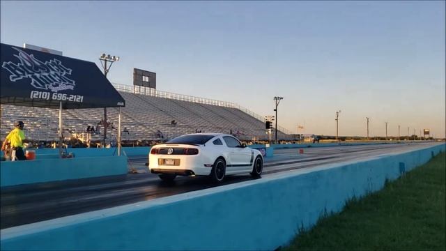 2013 Ford Mustang Boss 302 1/4 mile смотреть онлайн