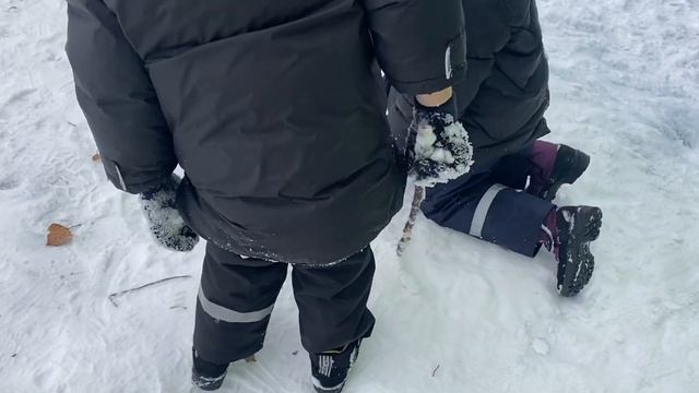 Vlog влог как мы идём на каток | учимся кататься на коньках #коньки смотреть онлайн