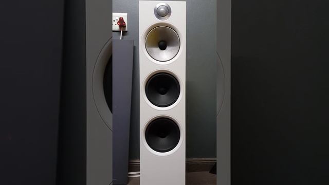 B&W 603s really sing смотреть онлайн