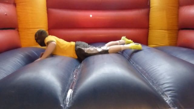 In soccer Shoes on my Bouncy Castle смотреть онлайн
