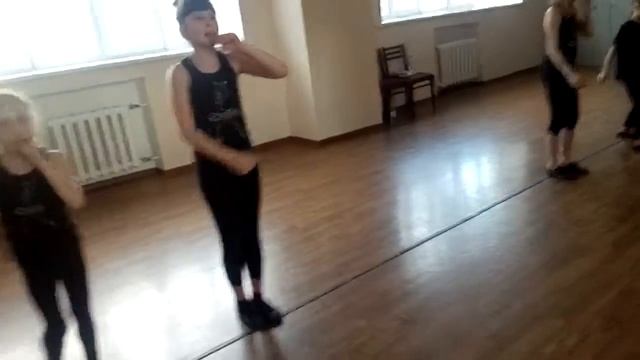 Бамбини МС. Шёл по лесу музыкант смотреть онлайн