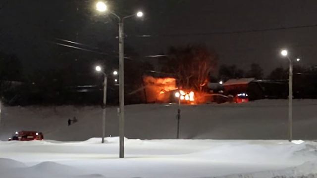В центре Чебоксар намеренно поджигают дома? смотреть онлайн