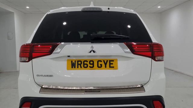 2019 Mitsubishi Outlander 2.0 MIVEC Exceed CVT 4WD Walkaround смотреть онлайн