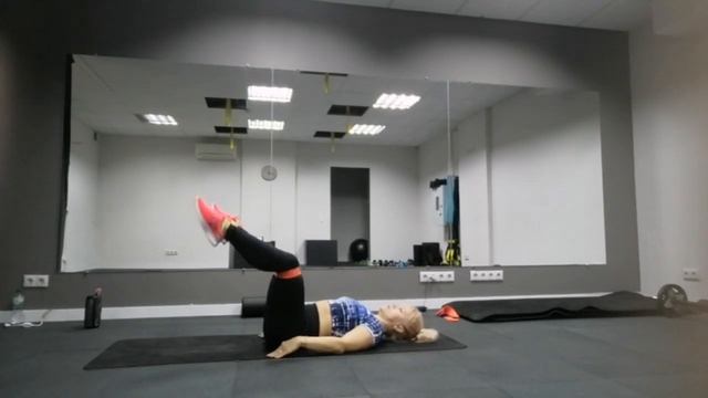 Упражнение с резиной: пресс и бедра смотреть онлайн