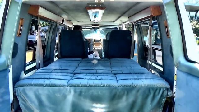1993 CHEVROLET G20 CHEVY VAN MARK III смотреть онлайн