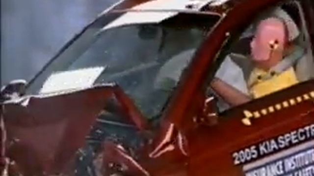 2005 Kia Spectra moderate overlap IIHS crash test смотреть онлайн