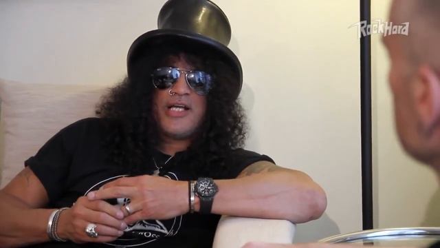 Почему Слэш постоянно носит очки (Перевод и Озвучка - Kamercel Jam) смотреть онлайн