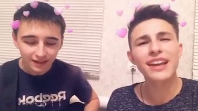 Алексей Воробьев - На стене в твоём подъезде (кавер Виталий , Максим) смотреть онлайн