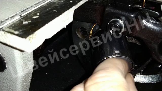 Заправка шпульки в AURORA A-450 смотреть онлайн