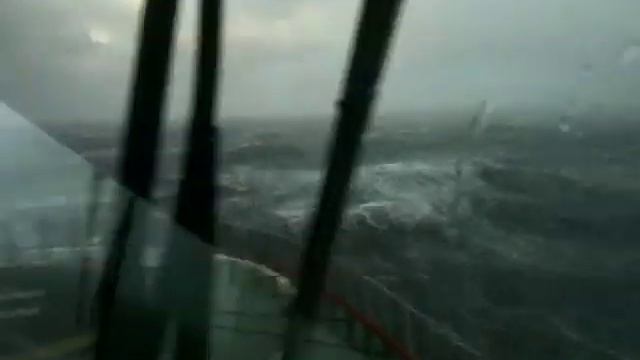 10 Metre high waves in the north sea on sub sea 7 смотреть онлайн