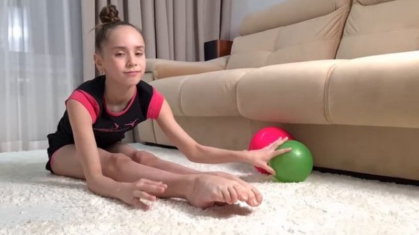 Уроки гимнастики \Тренировка с мячом