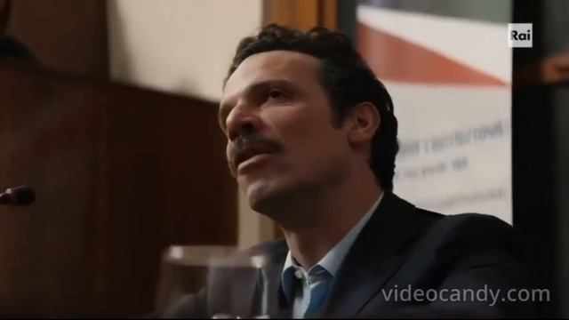 Discorso del Magistrato Alfonso Sabella (alias Saverio Barone) nel film Il Cacciatore смотреть онлайн