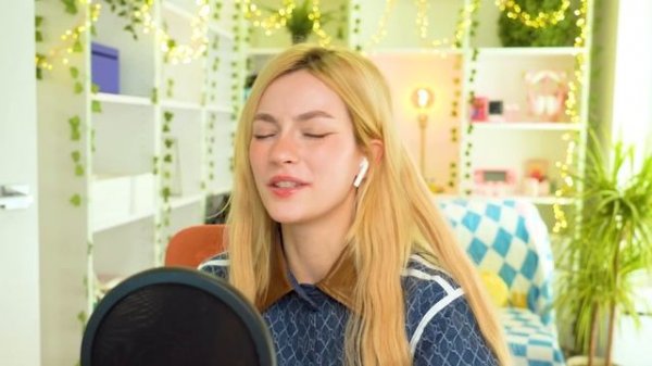 ПАРАЗИТЫ И МИРЫ ВАЛЕРИИ ЛУКЬЯНОВОЙ