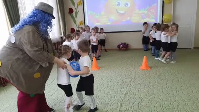 День смеха 2-я младшая группа смотреть онлайн
