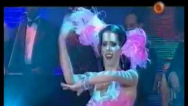 Victoria Onetto / AdrianSanchez - Mambo смотреть онлайн
