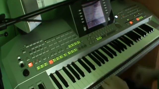 Modern Talking - Brother Louie on Tyros 2 by BartiK(480P) смотреть онлайн