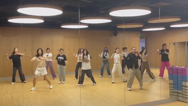 Dana’s Dance Classes, мини хоряжки ?? NYU university, Shanghai смотреть онлайн