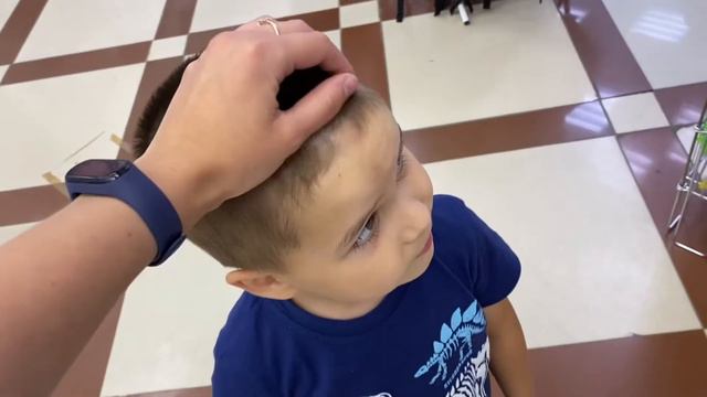 VLOG СВЕТЯЩИЕСЯ КРОССОВКИ! ЧТО МЫ КУПИЛИ В СВЕТОФОРЕ?! 27.06.2020 смотреть онлайн